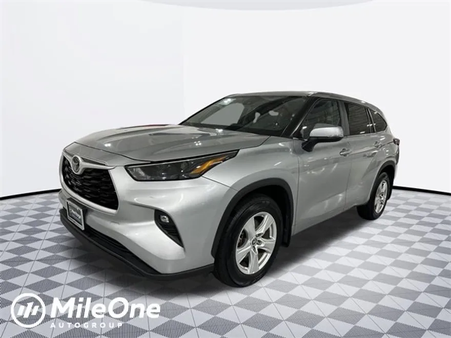 2024 Toyota Highlander LE Sport photo 1