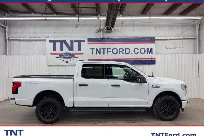 2025 Ford F-150 Lightning XLT photo 1