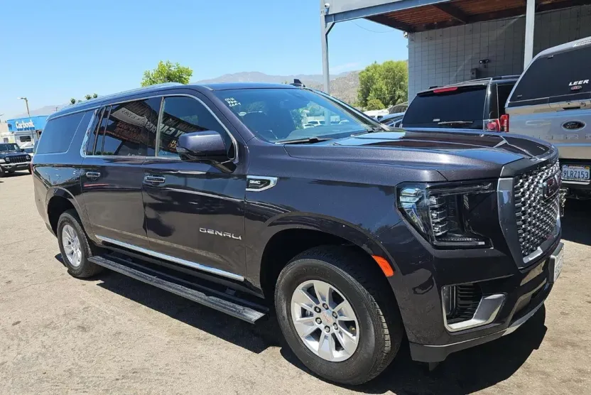 2023 Gmc Yukon XL Denali photo 1