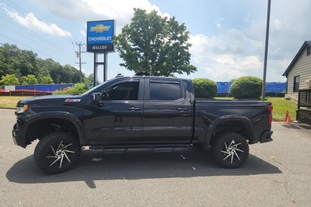 2023 Chevrolet Silverado 1500 RST photo 1