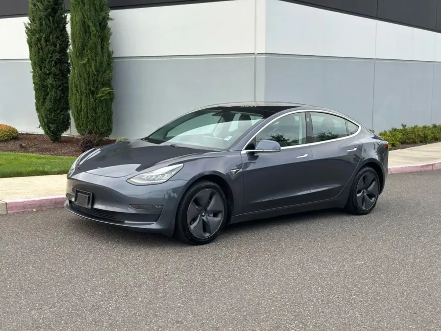 2020 Tesla Model 3 Long Range photo 1