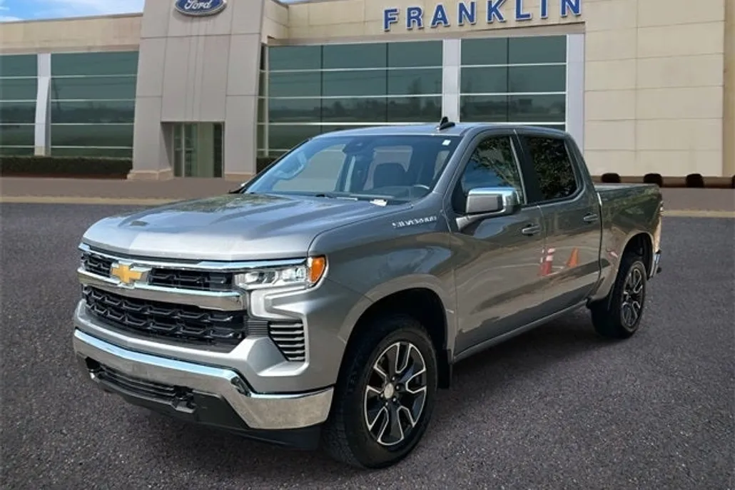 2023 Chevrolet Silverado 1500 LT photo 1