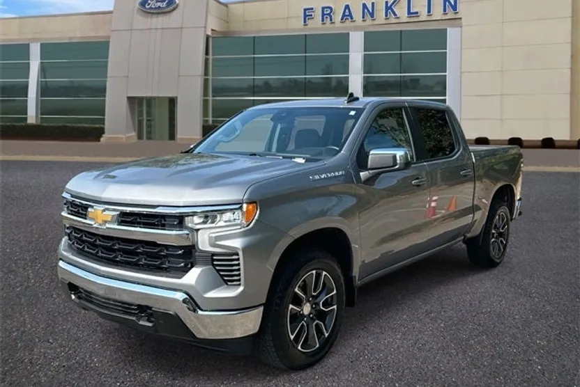 2023 Chevrolet Silverado 1500 LT photo 1