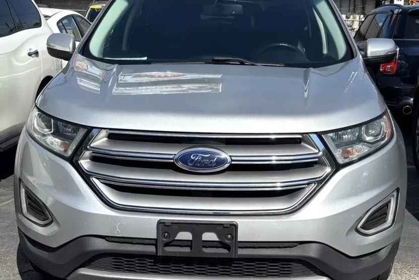 2017 Ford Edge Titanium photo 1