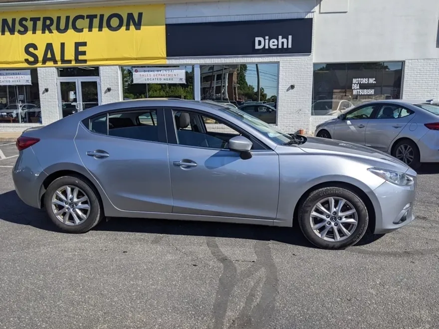 2016 Mazda Mazda3 Touring photo 1