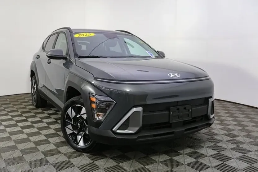 2025 Hyundai Kona SEL photo 1