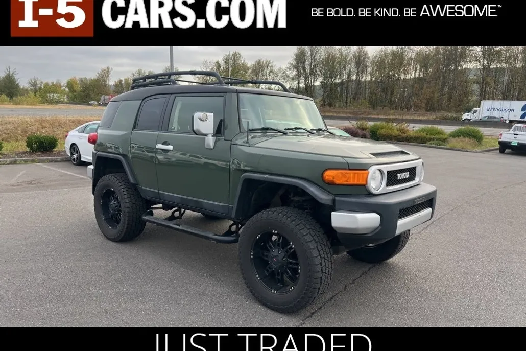 2013 Toyota FJ Cruiser Base photo 1