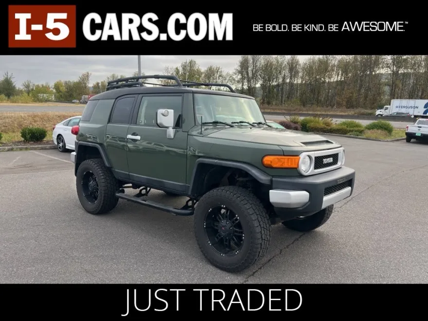 2013 Toyota FJ Cruiser Base photo 1