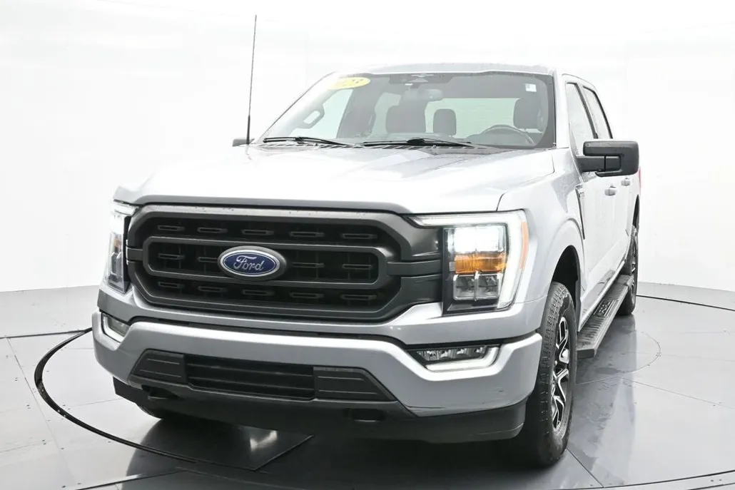 2023 Ford F-150 XLT photo 1