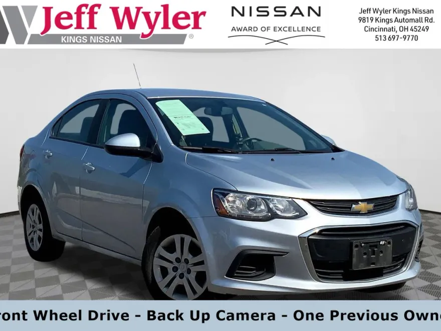 2017 Chevrolet Sonic LS photo 1