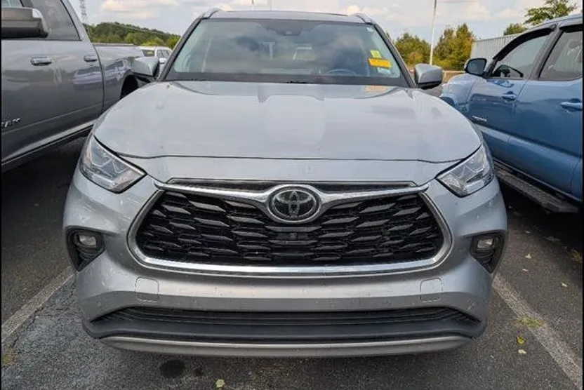 2021 Toyota Highlander Platinum photo 1