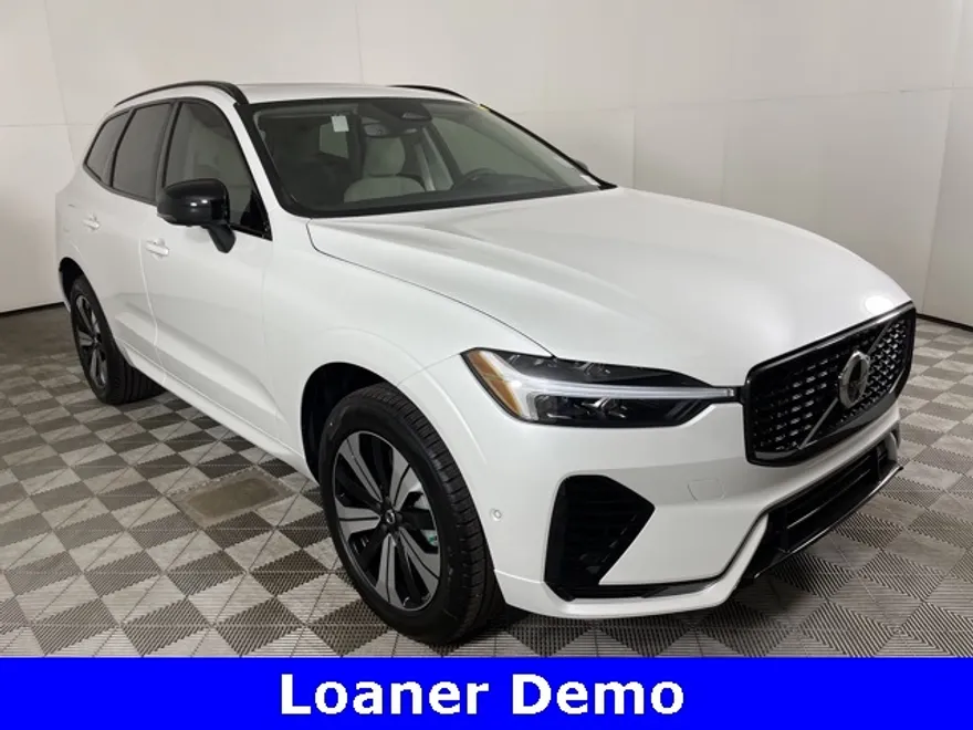 2025 Volvo XC60 T8 Plus photo 1