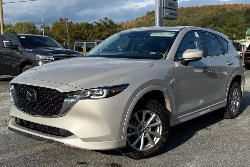 2025 Mazda CX-5 2.5 S Preferred photo 1