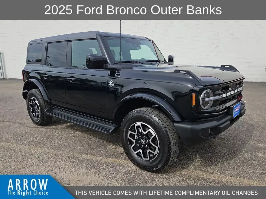 2025 Ford Bronco Outer Banks photo 1