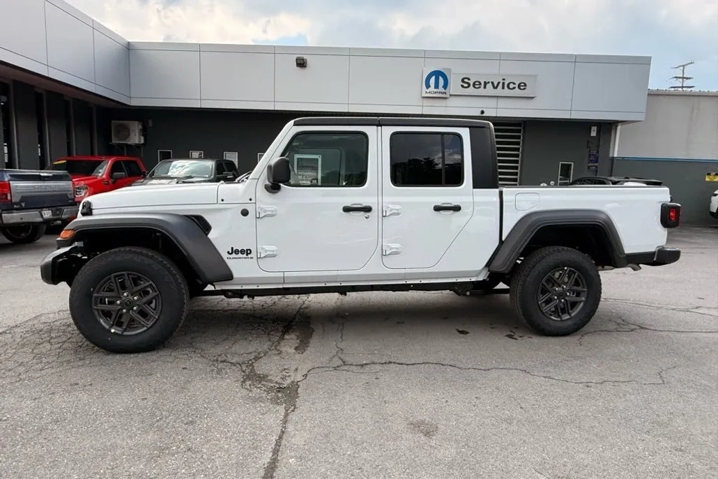 2025 Jeep Gladiator Sport S photo 1