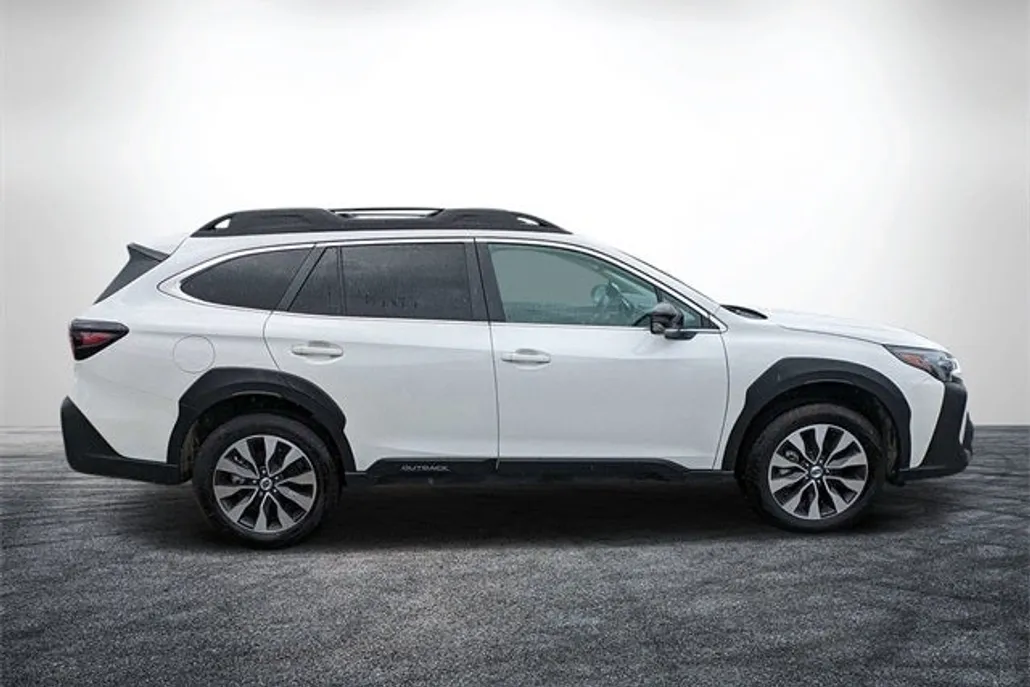 2025 Subaru Outback Limited photo 1