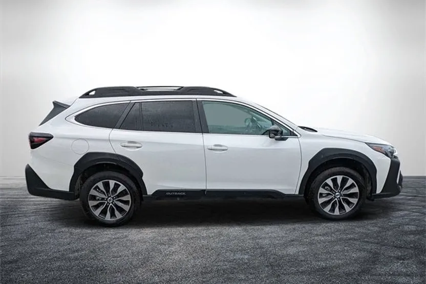 2025 Subaru Outback Limited photo 1