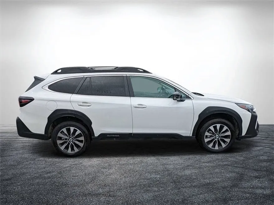 2025 Subaru Outback Limited photo 1