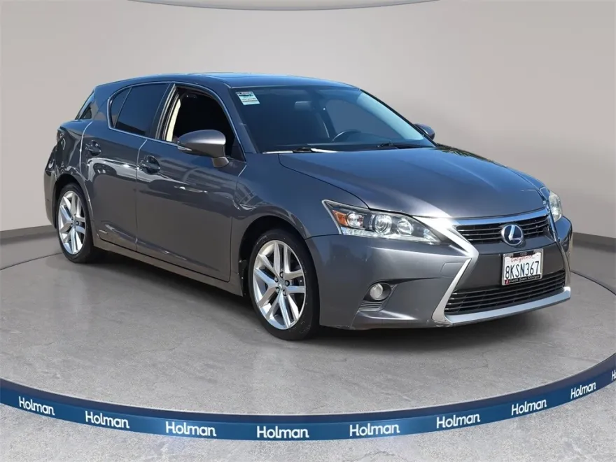 2015 Lexus CT 200h photo 1