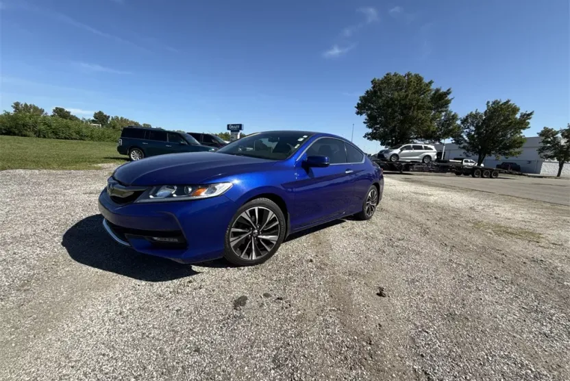 2017 Honda Accord EX-L V6 photo 1