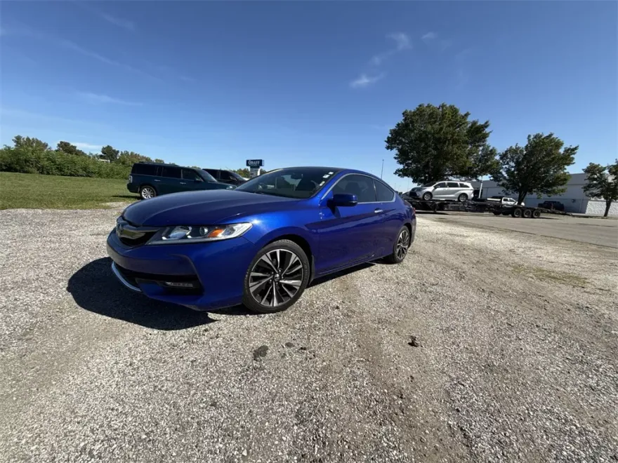 2017 Honda Accord EX-L V6 photo 1