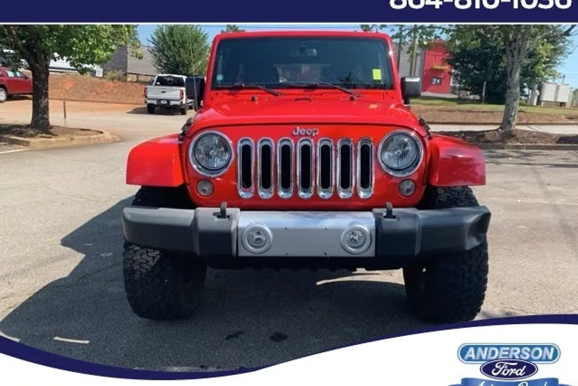 2015 Jeep Wrangler Unlimited Sahara photo 1
