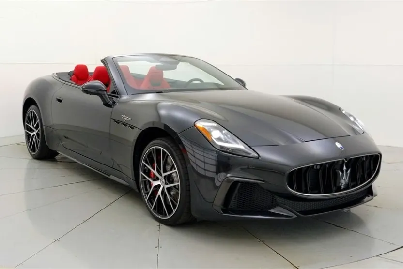 2024 Maserati Grancabrio photo 1