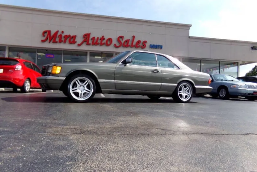 1990 Mercedes Benz 560 photo 1