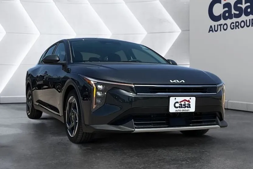 2025 Kia K4 EX photo 1