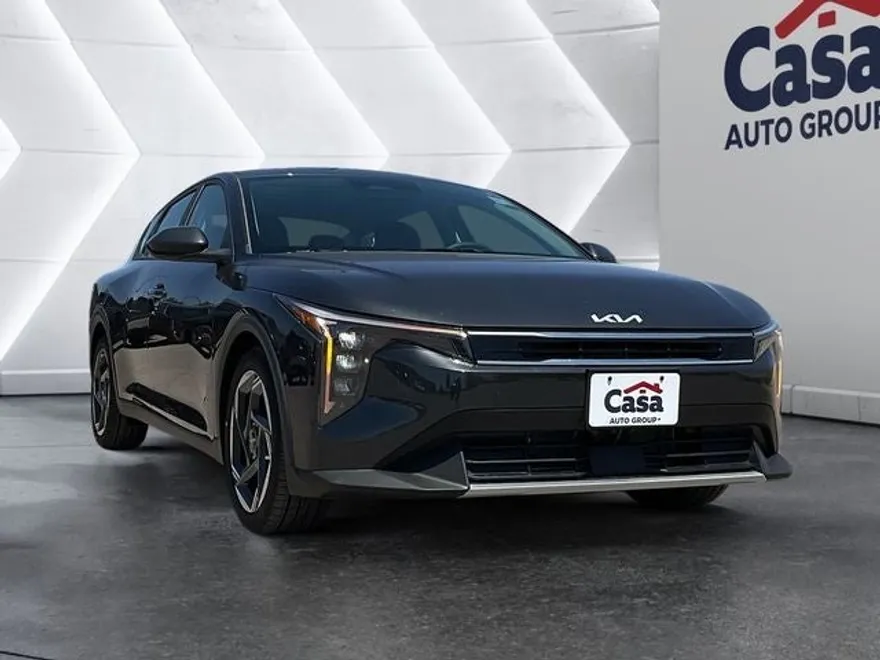 2025 Kia K4 EX photo 1