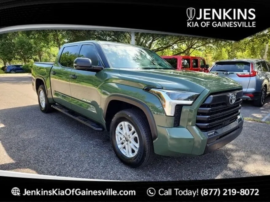 2022 Toyota Tundra SR5 CrewMax photo 1