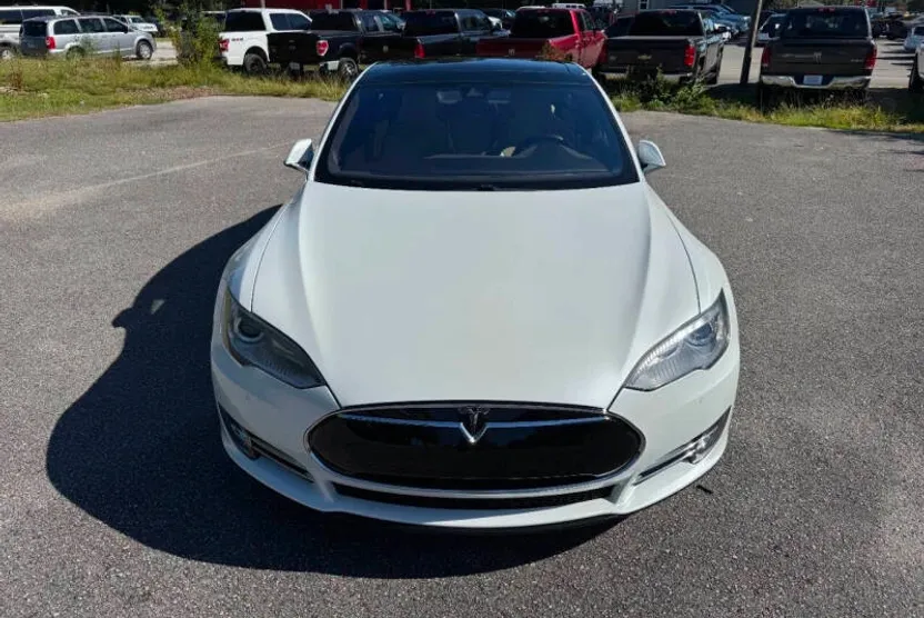 2014 Tesla Model S 60 photo 1