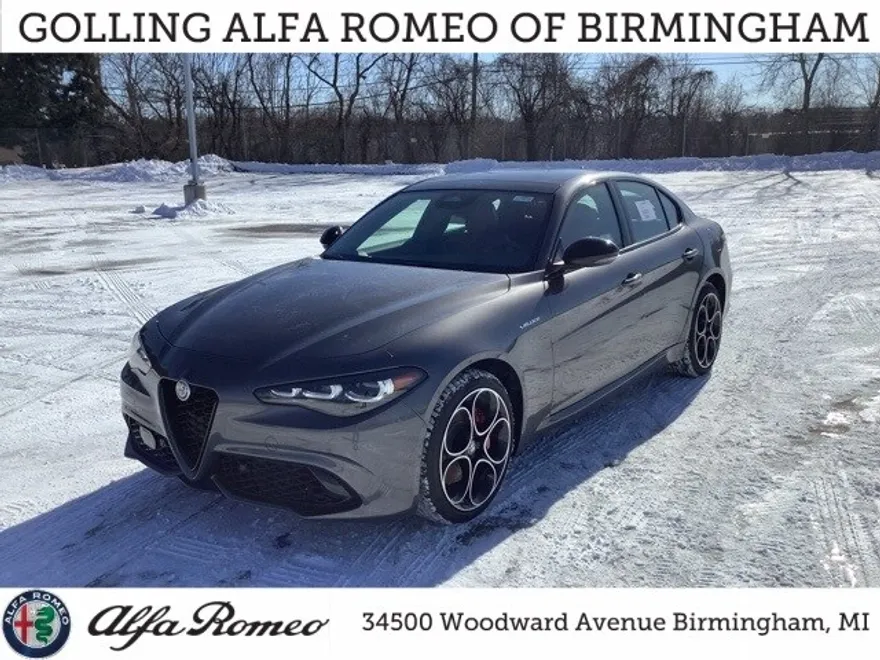 2025 Alfa Romeo Giulia photo 1