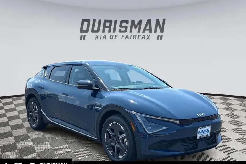 2025 Kia EV6 Light photo 1