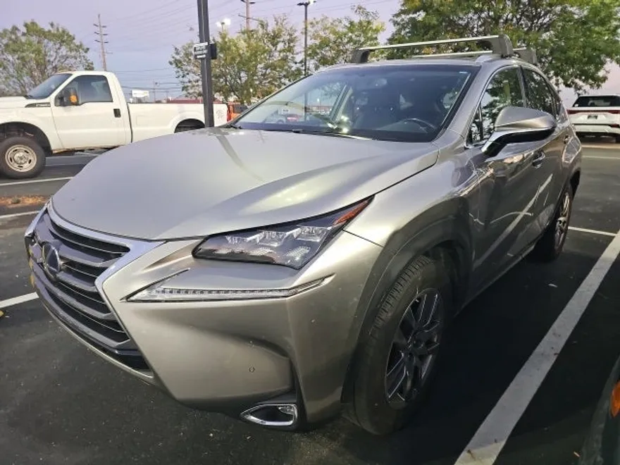 2016 Lexus NX 300h Luxury photo 1