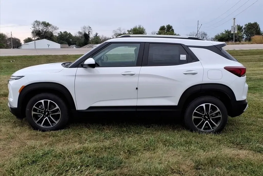 2026 Chevrolet Trailblazer LT photo 1