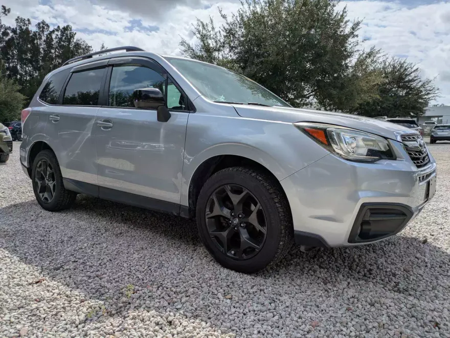 2018 Subaru Forester Premium photo 1