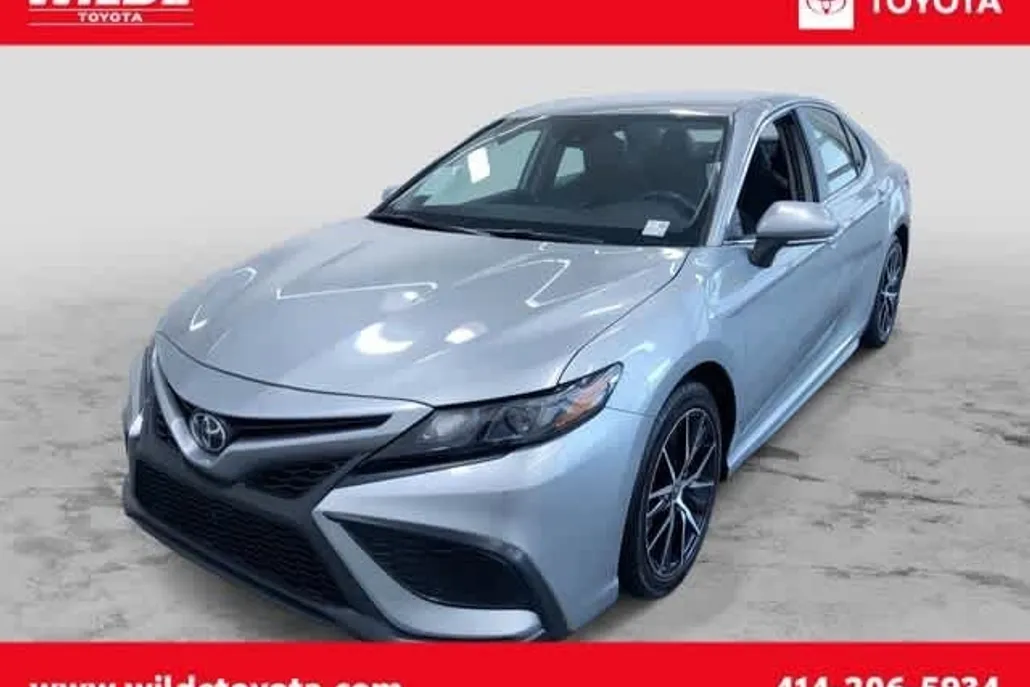 2024 Toyota Camry SE photo 1