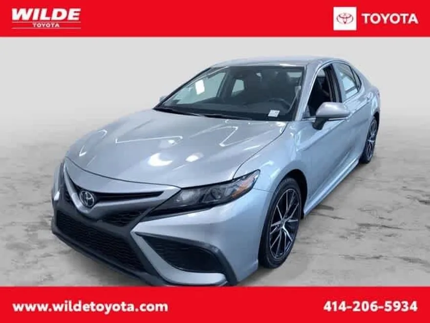 2024 Toyota Camry SE photo 1