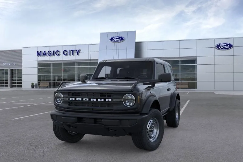 2025 Ford Bronco Base photo 1