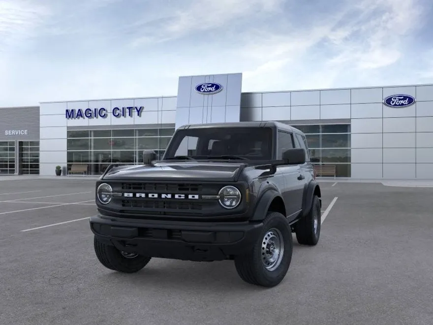 2025 Ford Bronco Base photo 1
