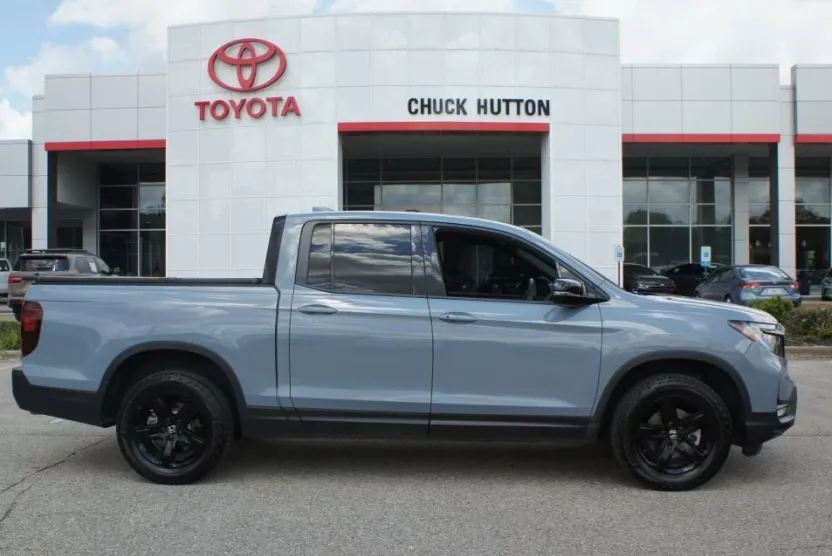 2022 Honda Ridgeline Black Edition photo 1