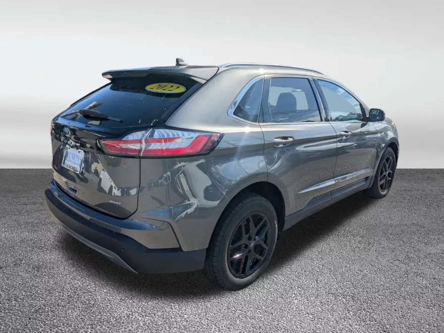 2022 Ford Edge SEL photo 1