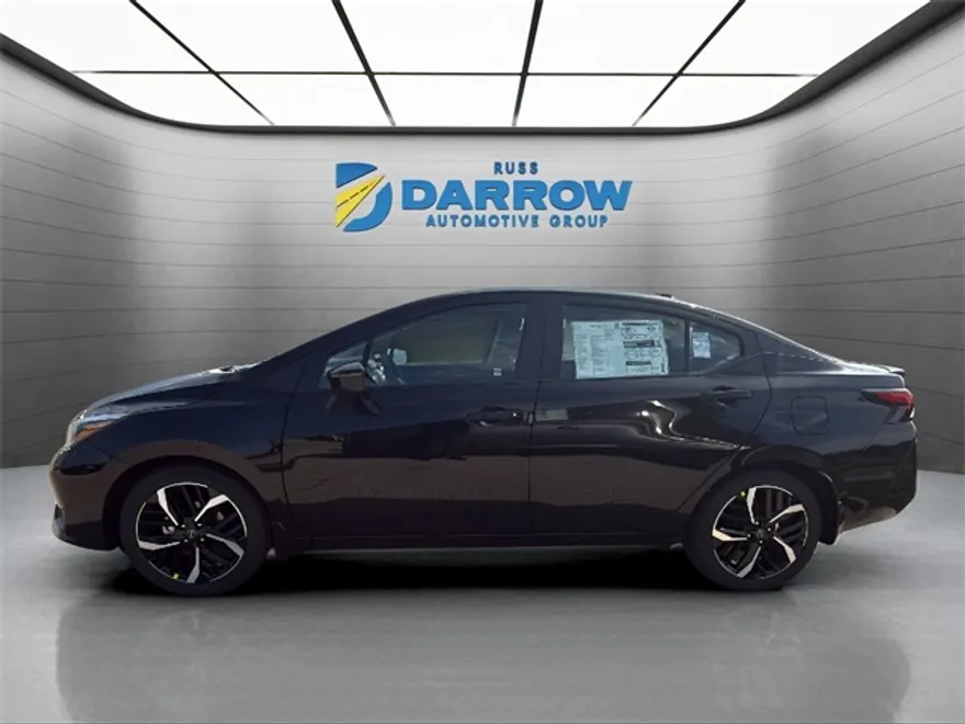 2025 Nissan Versa 1.6 SR photo 1