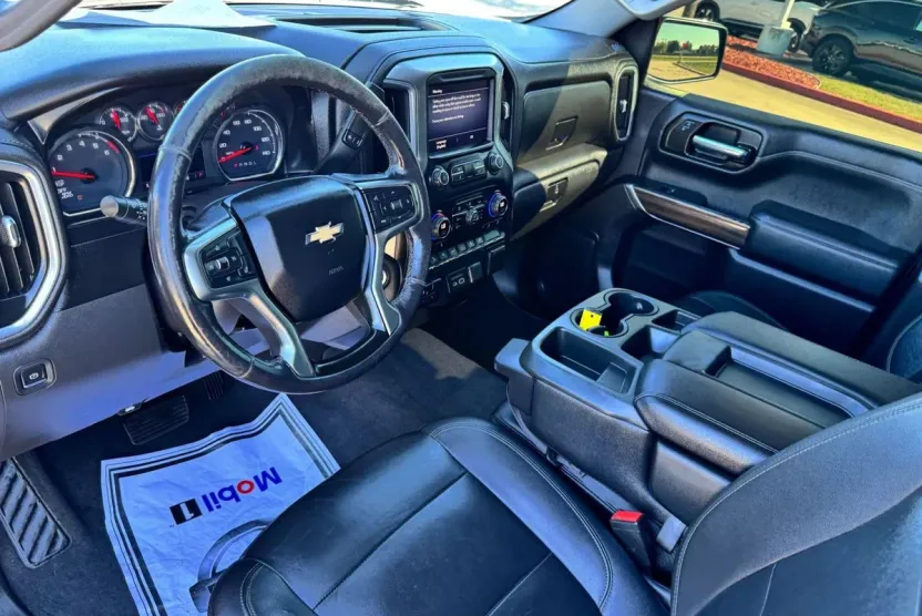 2021 Chevrolet Silverado 1500 LT photo 1