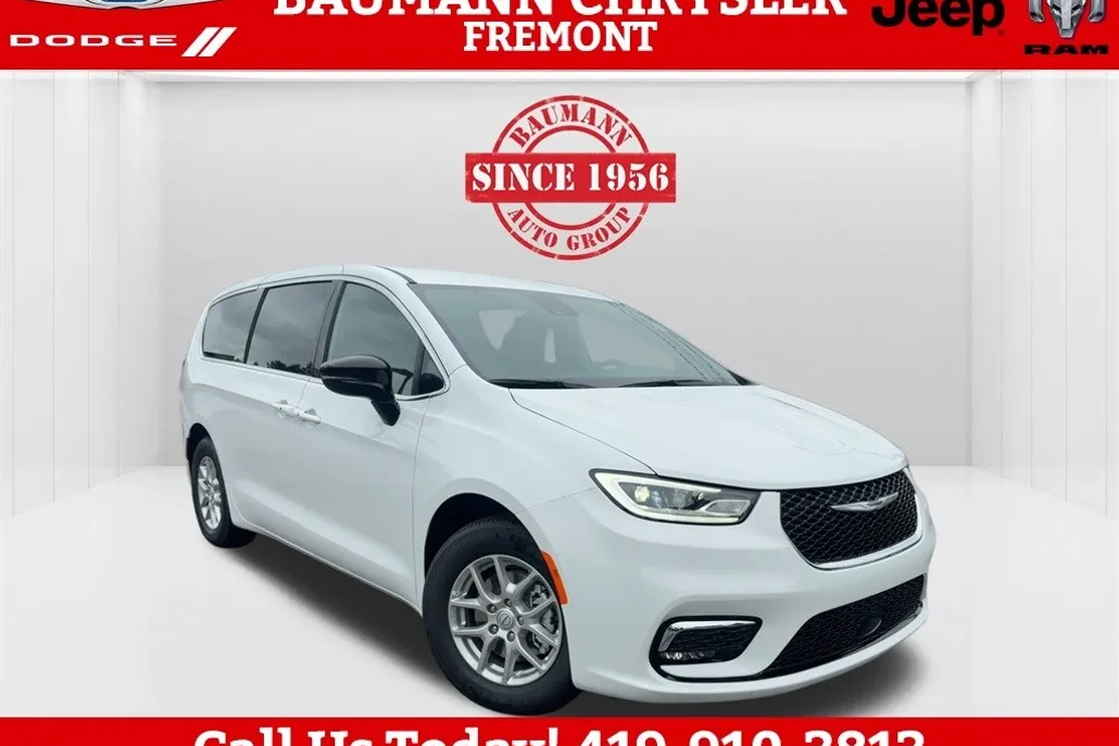 2026 Chrysler Pacifica photo 1
