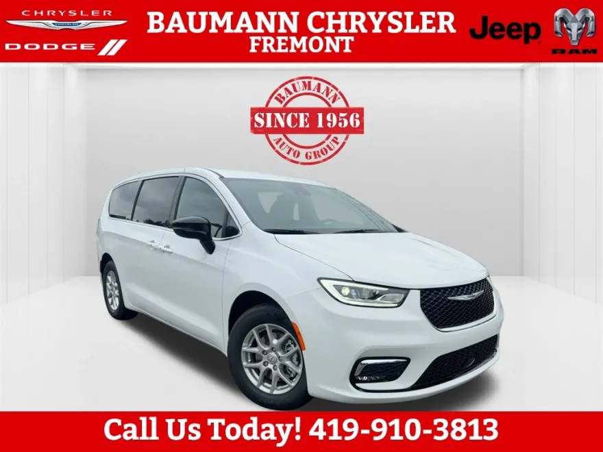 2026 Chrysler Pacifica photo 1