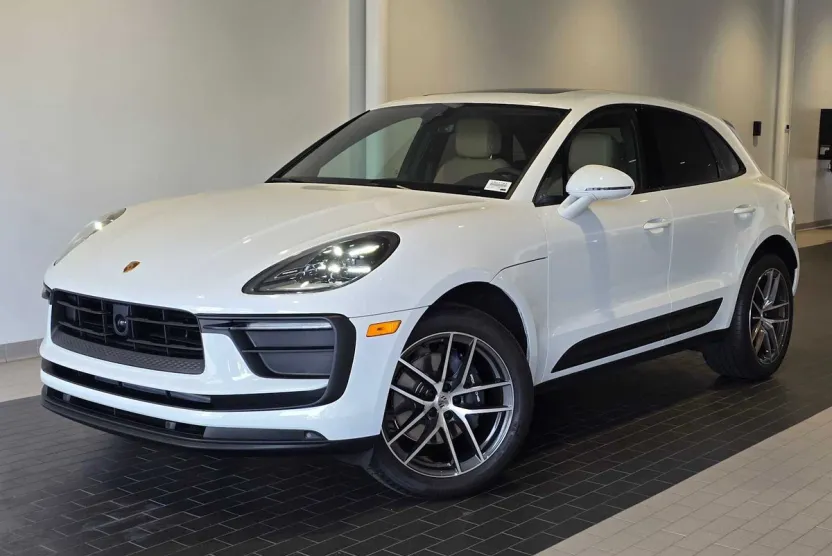 2025 Porsche Macan Base photo 1