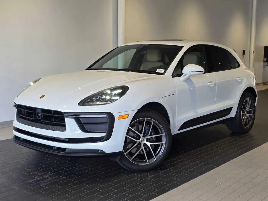 2025 Porsche Macan Base photo 1
