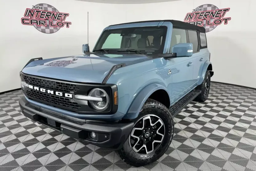 2023 Ford Bronco Outer Banks photo 1